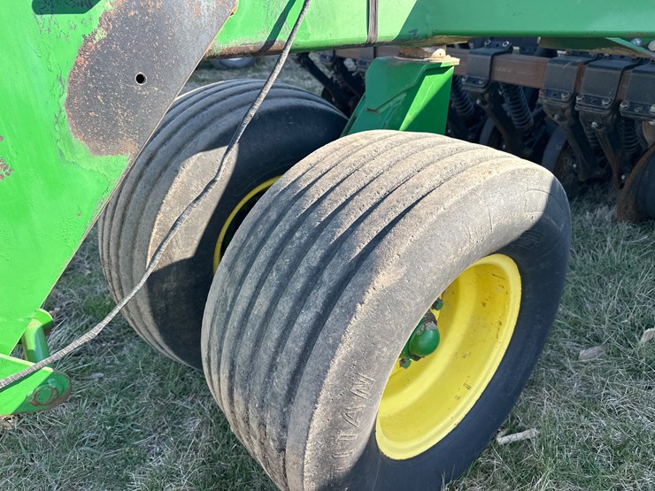 john-deere-750-image-3