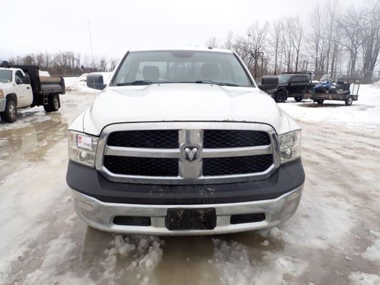 2015-dodge-1500-image-2
