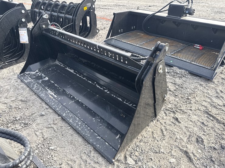 #2087-•-unused-giyi-kh72-70"-skid-steer-4-in-1-bucket-inv#-42026-image-1