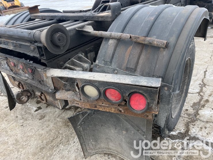 2002-international-durastar-4300-image-27