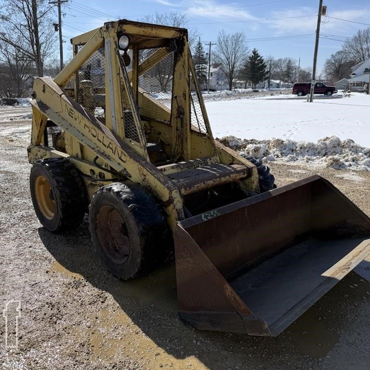 NEW HOLLAND L775