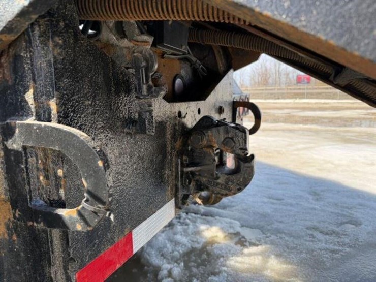 2009-mack-granite-gu813-image-38