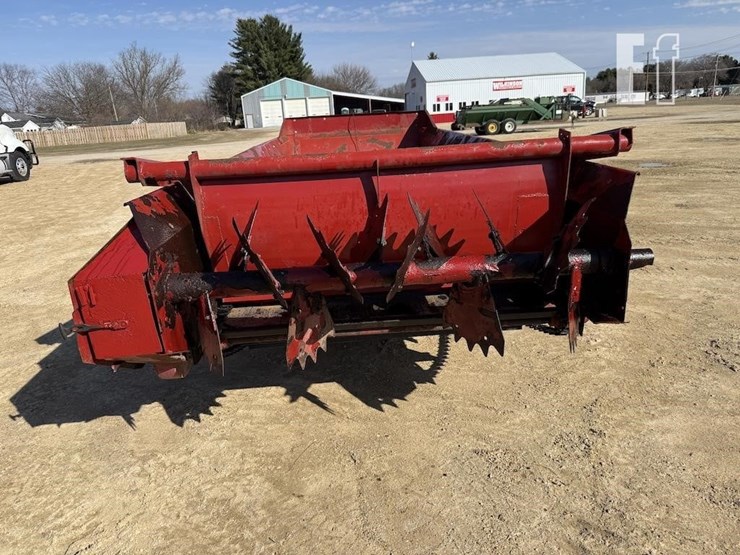 2013-new-holland-165-image-5