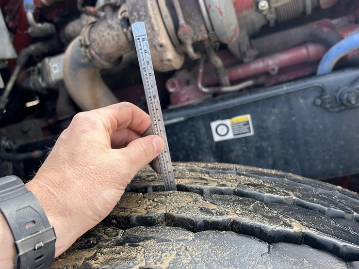 2012-peterbilt-386-image-43