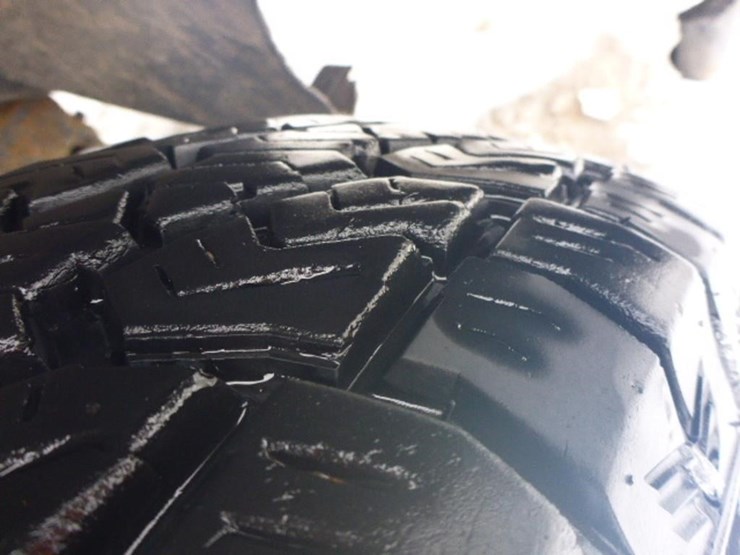 2014-chevrolet-3500-image-40