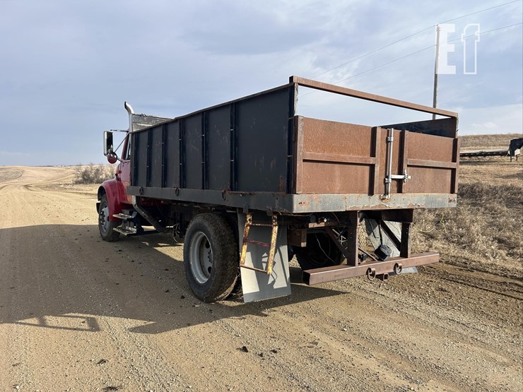 2002-international-4700-image-6