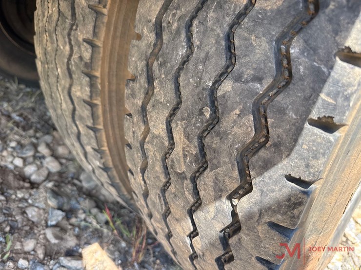 2011-international-7400-image-19