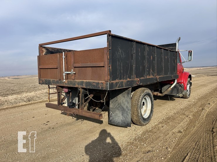 2002-international-4700-image-8