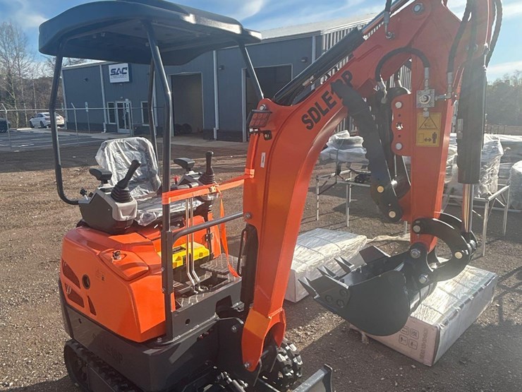 2026-sdlanch-sdle18p-mini-excavator-image-2