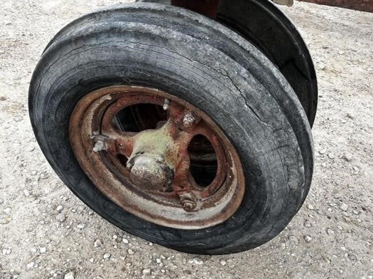 l2---farmall-350-l.p.-gas-image-8