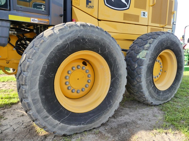 2020-deere-670gp-image-12