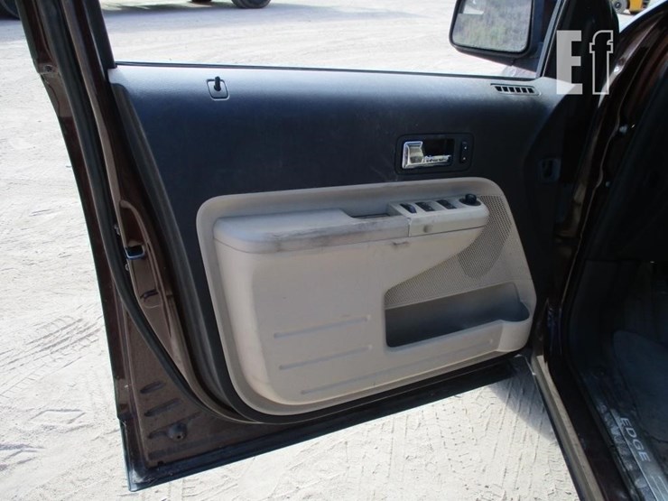 2010-ford-edge-sel-image-13