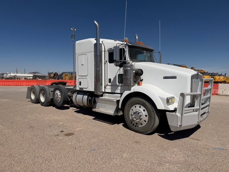 2015-kenworth-t800-image-3