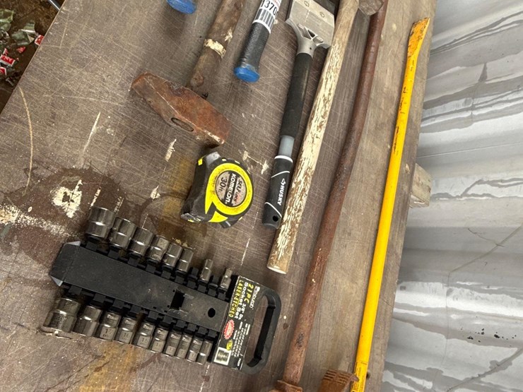 1-lot-of-misc.-tools-image-4