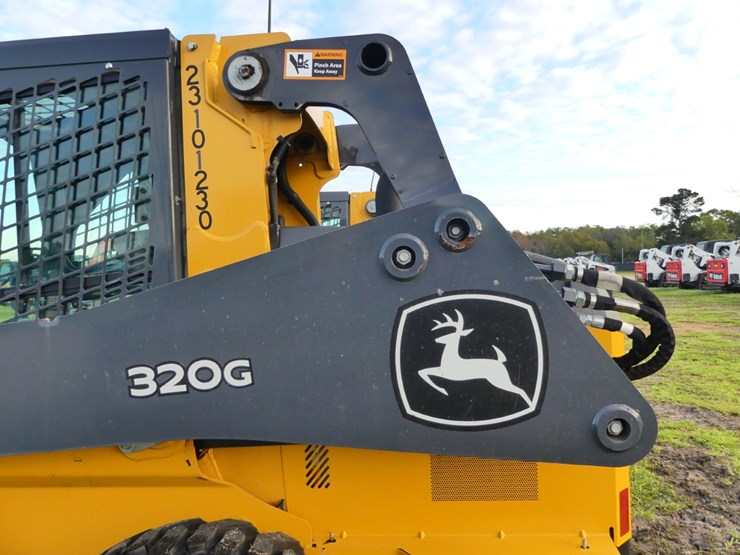 2024-deere-320g-image-8