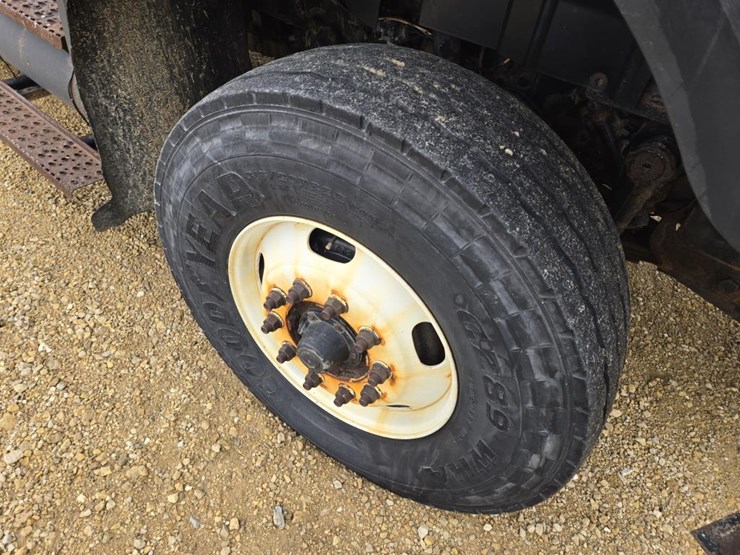 2014-international-7400-image-4