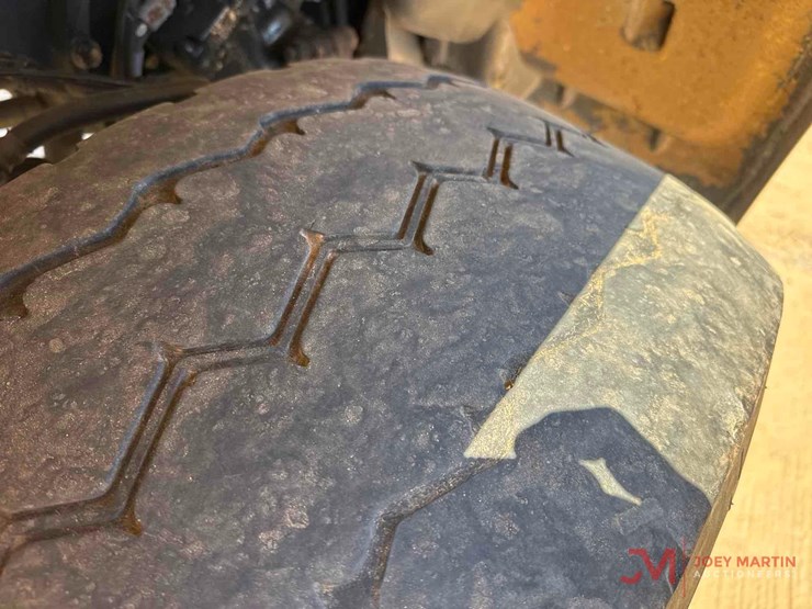 2016-peterbilt-365-image-22