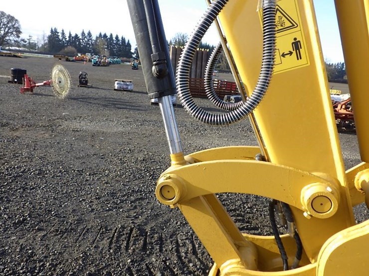 caterpillar-305.5-image-22