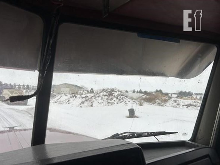 1997-peterbilt-357-image-17