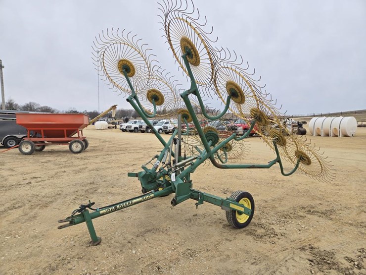 john-deere-702-image-3