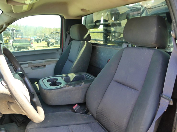 2013-chevrolet-silverado-2500-image-9