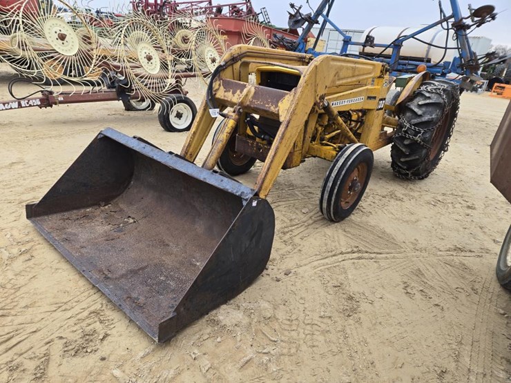 #359-•-massey-ferguson-utility-tractor-image-3