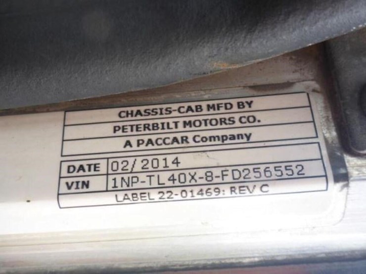 2015-peterbilt-367-image-7