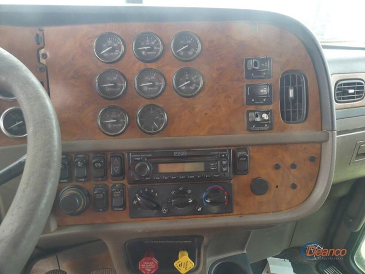 2009-peterbilt-388-image-18