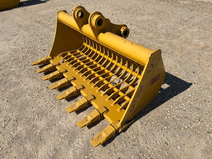 caterpillar-304-image-1