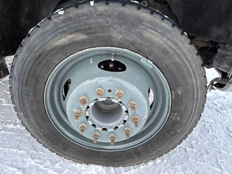 2015-ford-f550-xl-image-57