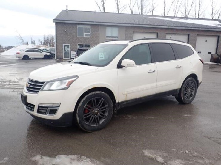 2015-chevrolet-traverse-image-1