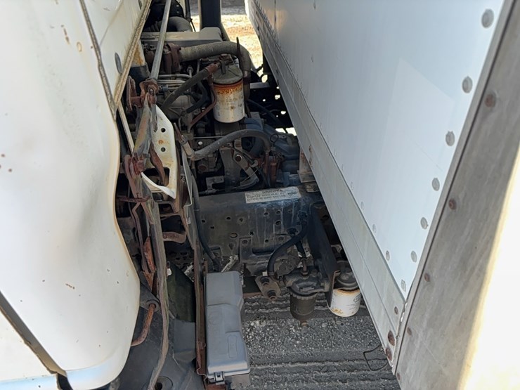 1999-isuzu-npr-image-12