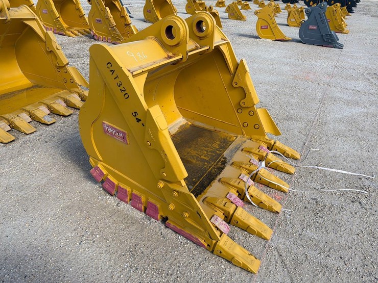 caterpillar-320-image-2