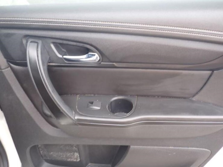 2015-chevrolet-traverse-image-47