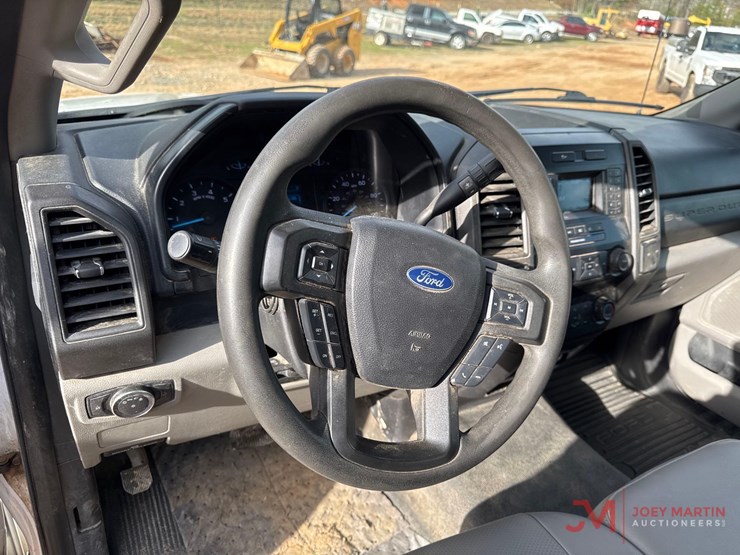 2020-ford-f350-xl-image-25