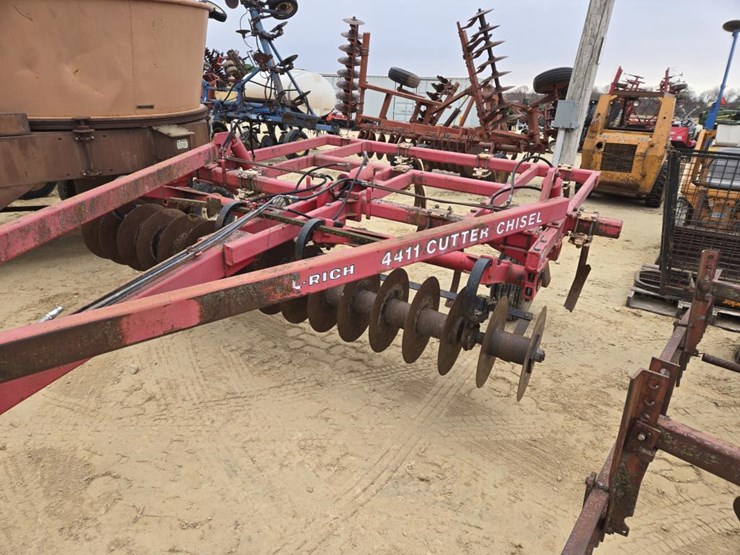 #377-•-wilrich-9-shank-disc-chisel-image-8