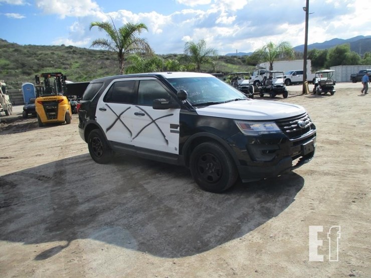 2018-ford-explorer-image-2