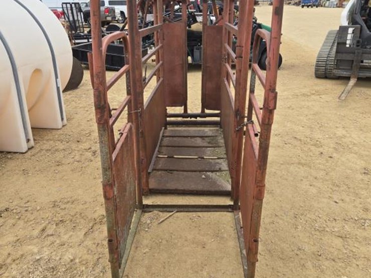#394-•-palco-cattle-chute-with-palpitation-cage-image-5