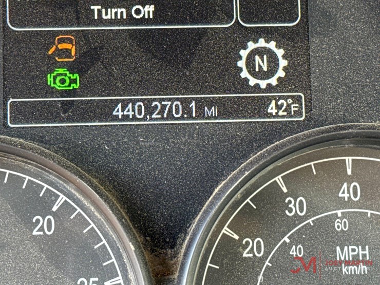 2017-peterbilt-rollback-truck-image-36