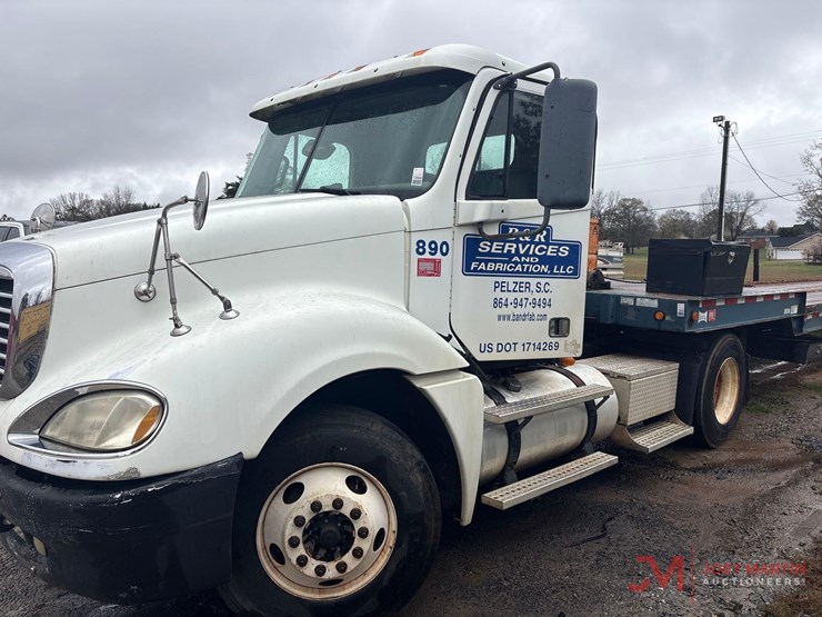 freightliner-s/a-day-cab-truck-tractor,-vin:-image-2