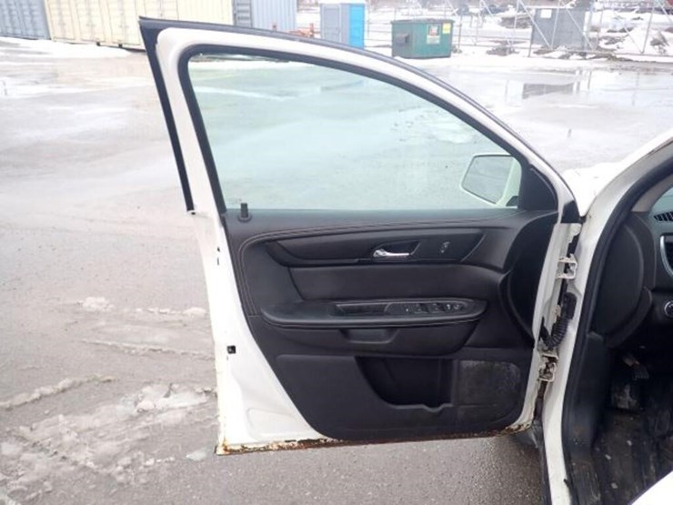 2015-chevrolet-traverse-image-12