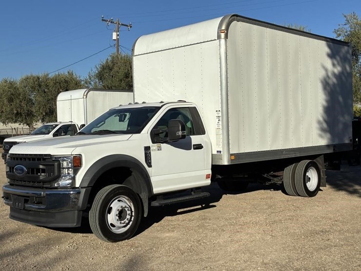 2022-ford-f450-xl-image-1