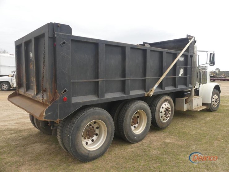 2009-peterbilt-388-image-2