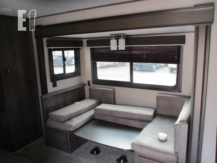 2020-jayco-jay-flight-rocky-mountain-edition-242bhs-image-7