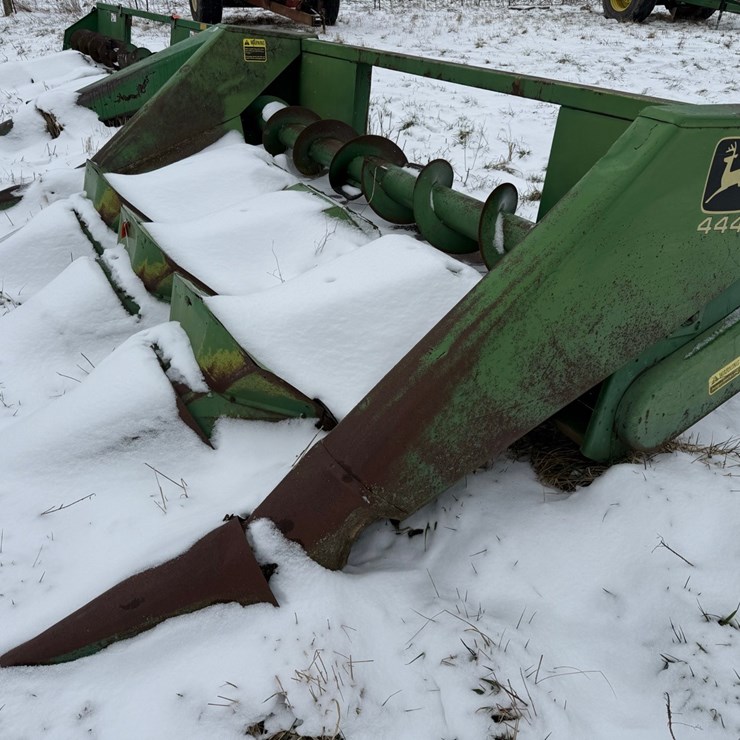JOHN DEERE 444