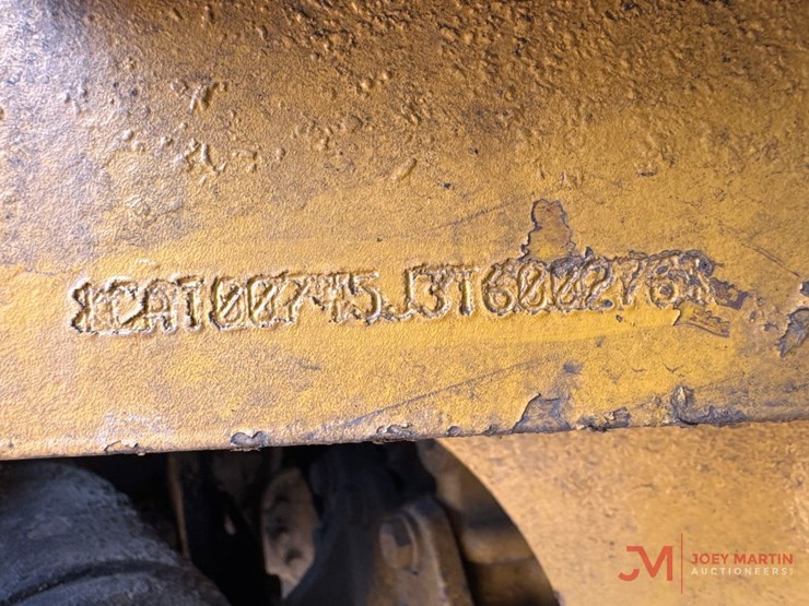 caterpillar-745-image-26