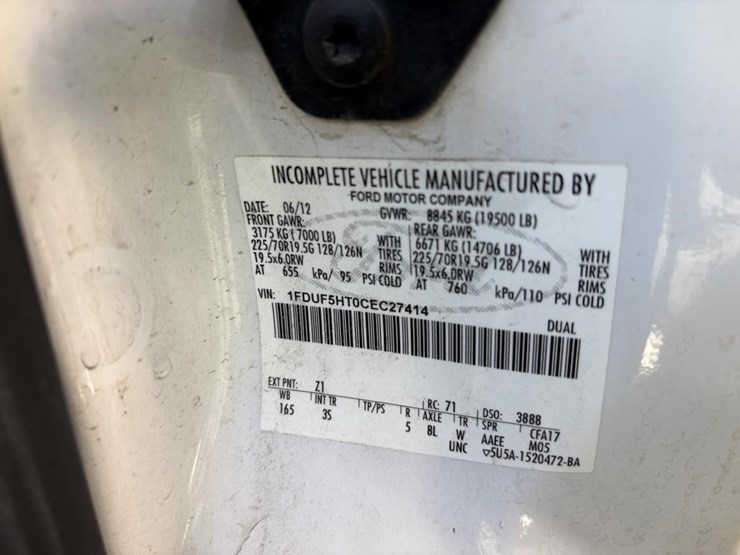 2012-ford-f550-xlt-image-17