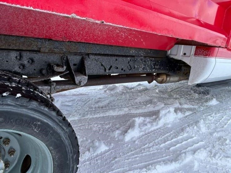 2015-ford-f550-xl-image-43