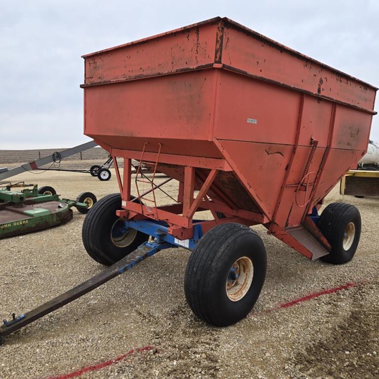 #7951 • KILBROS 375 GRAVITY WAGON