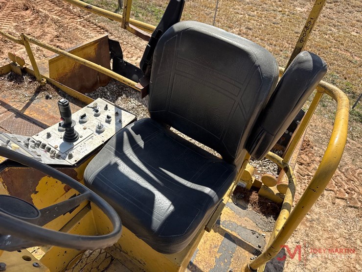 etnyre-chipspreader-image-19